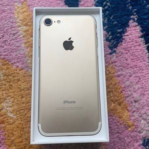 Mint Gold iPhone 7 - 128GB unlocked